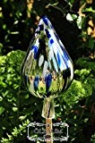 33 cm gross Gartenkugel Massivglas ROBUST, in 33-35cm Höhe Zapfenform silber mit blau-weißen Tupfen Sonnenfänger für Lichteffekte im Garten, Rosenkugel ...