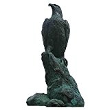Adler auf einem Stein aus Bronze