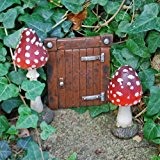 Bezaubende Kleine Braune Hobbit Tür mit Zwei roten Fliegenpilze aus Kunstharz, Garten Deko!
