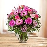Blumenstrauß „Alles Liebe“ - Ø 36 cm - mit rosa und pinken Germini, Rosen, Nelken, Anthurien, Chrysanthemen und Pistazie - ...