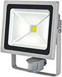 Brennenstuhl Chip-LED-Leuchte / LED Strahler mit Bewegungsmelder Infrarot für außen (Außenstrahler 50 Watt, LED Fluter Tageslicht, IP44) Farbe: silber