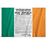 Dreifarbige Irland-Flagge mit Aufdruck der Oster-Proklamation