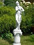 Figur antike Frauenskulptur auf ionischer Säule H 101 cm Statuen aus Beton