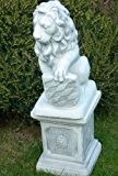 Figur Löwe mit Wappen links auf klassischer Säule H 65cm Statuen aus Beton