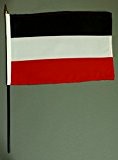 Handflagge Tischflagge Deutsches Kaiserreich schwarz weiß rot Kaiserflagge 20x30 cm mit 42 cm Mast aus PVC-Rohr, ohne Ständerfuß, Stockflagge