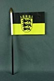 Kleine Tischflagge Baden Württemberg 15x10 cm mit 30 cm Mast aus PVC-Rohr, ohne Ständerfuß