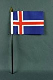 Kleine Tischflagge Island 15x10 cm mit 30 cm Mast aus PVC-Rohr, ohne Ständerfuß