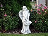 Liebevolle, sehr große Engel Figur mit Blumenkorb aus Steinguss, frostfest Grabdeko