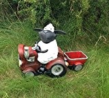 Molly das Schaf auf Traktor rot Anhänger hinten bepflanzbar Gartenfigur 54cm