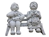 Oma & Opa auf Bank, Figuren aus Steinguss, Frostfest
