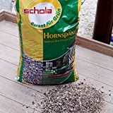 Schola Hornspäne 2,5 kg | zur Düngung und Humusbildung bei allen Nutz- und Zierpflanzen | Anwendung von Marz - April
