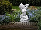 Schöne Nixe Meerjungfrau Wasserfrau als schöne Steinfigur