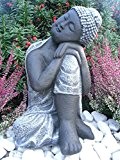 Steinfigur Buddha, Gartenfigur Steinguss Basaltgrau