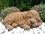 Steinfigur Hund schlafend, Gartenfigur Steinguss Tierfigur Braun Patina