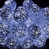 SunJas 20 LEDs 4,8 Meter Solar Lichterkette Peddigrohr Garten Globe Kugel Außen Warmweiß Solar Beleuchtung Kugel für Party, Weihnachten, Outdoor, ...