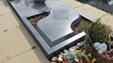 Urnengrab inklusive Umrandung Grabanlage Urnengrabstein Grabstein Granit Urnenstein mit Grabeinfassung 80cm x 80cm