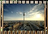 Wallario Garten-Poster Outdoor-Poster - Fernsehturm Berlin mit Panoramablick über die Stadt in Premiumqualität, Größe: 61 x 91,5 cm, für den ...