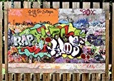 Wallario Garten-Poster Outdoor-Poster - RAP-Graffiti- Wand mit verschiedenen Tags in Premiumqualität, Größe: 61 x 91,5 cm, für den Außeneinsatz geeignet