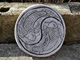 Wunderschöne chinesische japanische Trittplatte Bodenplatte Motiv: Koi aus Steinguss frostfest
