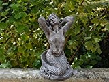 Wunderschöne Nixe Meerjungfrau Wasserfrau Farbe antik aus Steinguss, fro...